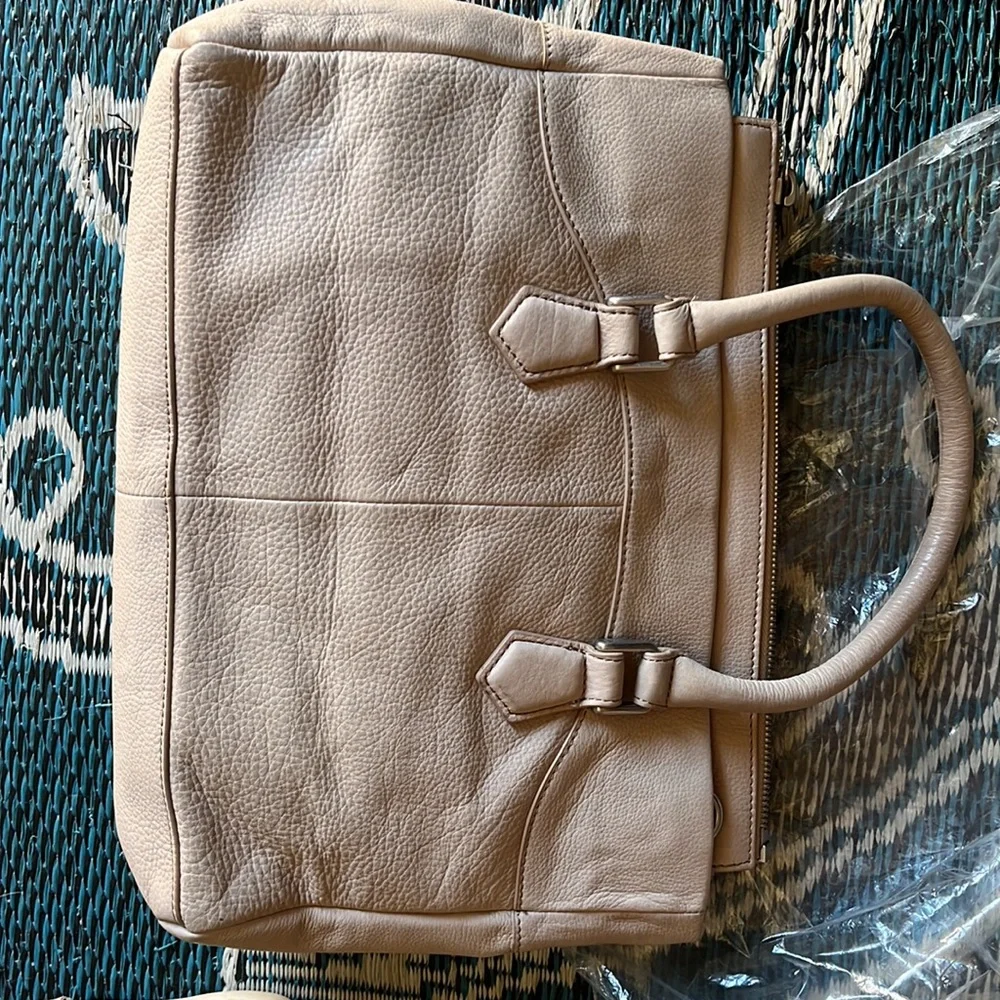 Liebeskind Blush Leather Bag - Picture 6 of 12